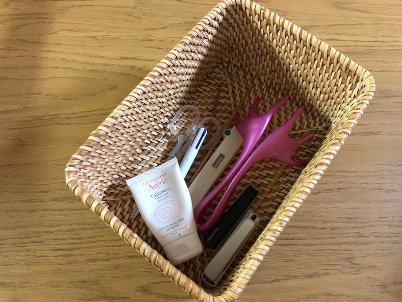 カゴに入った生活用品