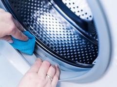カビ・細菌の増殖を防ぐ、ドラム式洗濯機の正しいお手入れ方法