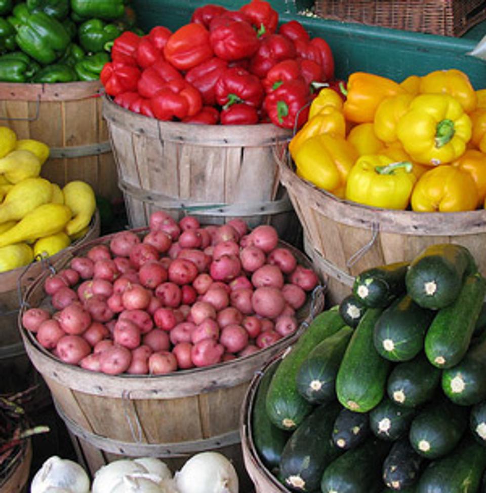 110706_famrers-market