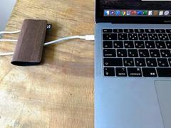 スマホやPCの充電器のごちゃつきと、ストレスを減らすケーブルホルダー【ライフハックツール】
