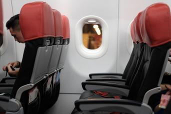 飛行機で「最悪の座席」を避けるための3つの手段