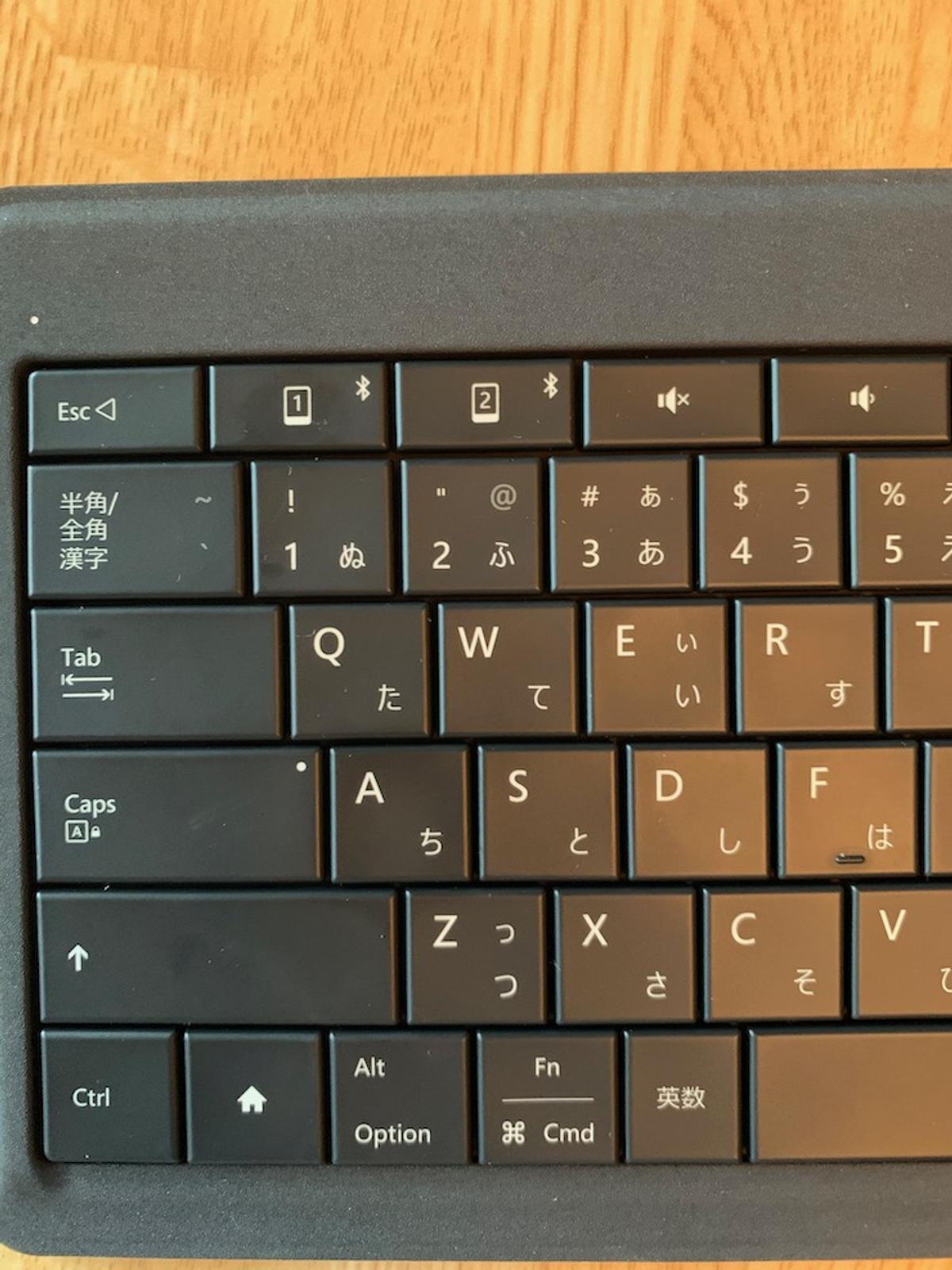 マイクロソフトの折り畳みキーボードを導入し、iPad Proを辞めて