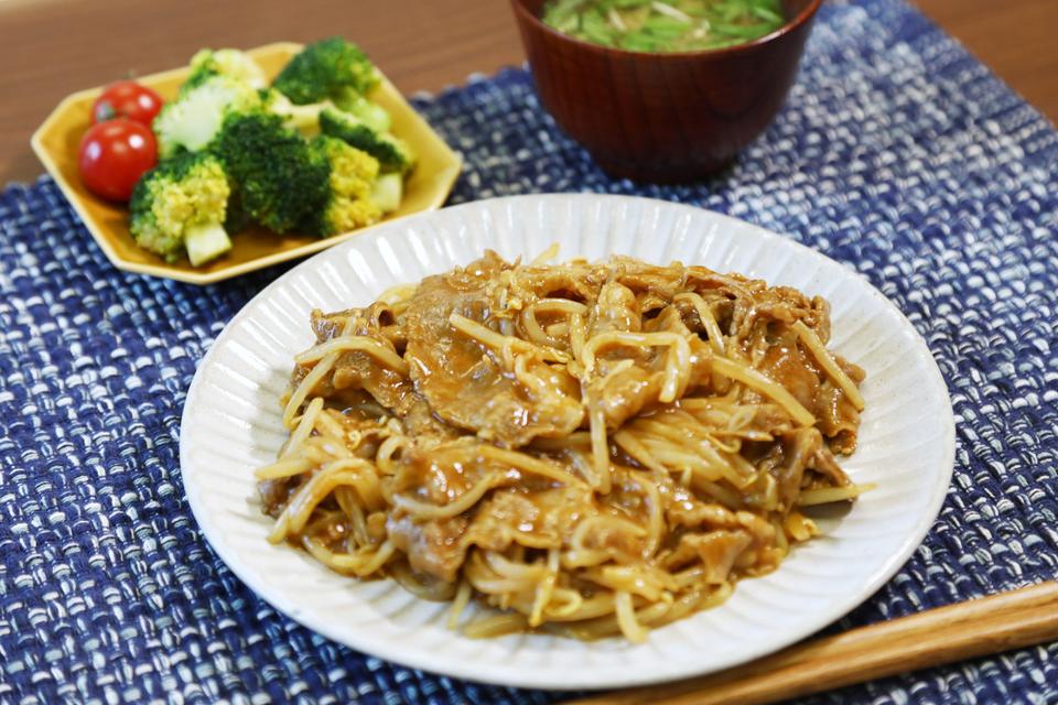 副菜「ブロッコリーの温野菜サラダ」と一緒に