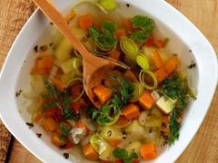 素材のポテンシャルを引き出す、最高の野菜スープの作り方