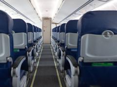 客室乗務員が指摘。飛行機のシートポケットには、絶対に物を入れない方が良い