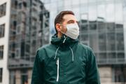 マスク着用の夏に気をつけたい熱中症対策。通気性が高いマスクはよくない？