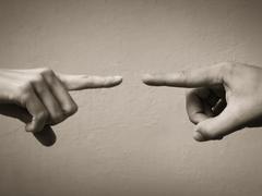 意見が異なる相手を説得するための戦略3つ