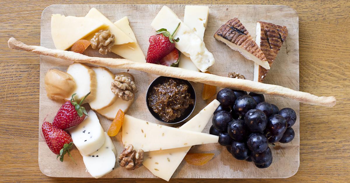 木製段付きサービングトレイ パーティー エンターテイメント 食品 ディスプレイ 折りたたみ式 木製 3段 サービングプラッタースタン 三段 サービングトレイ  木製」の人気商品一覧 | 安い商品を通販サイトから探す - 価格.com Spiretro(スピレトロ) 木製サービングボード ... Spiretro(スピレトロ) 木製サービングボード、小分けフルーツスナック大皿、食品、シャルキュトリー、デザート、野菜前菜サービン