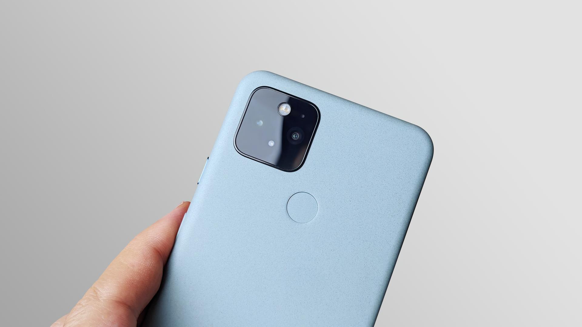 iPhone以外の選択肢。Googleスマホ「Pixel 5」の新機能5つ | ライフ