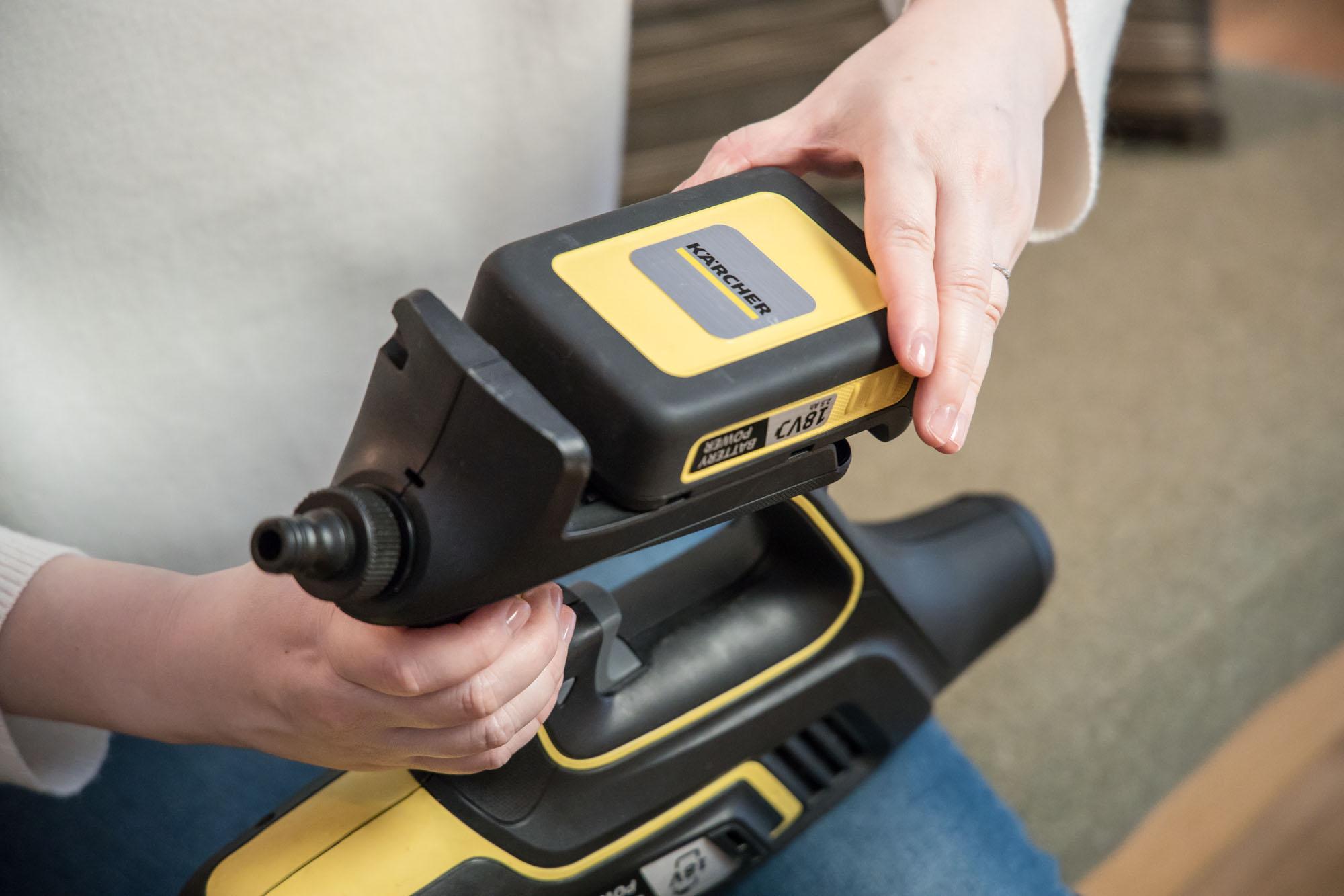 バッテリータイプのケルヒャーが、10分の掃除で家を楽しくキレイに