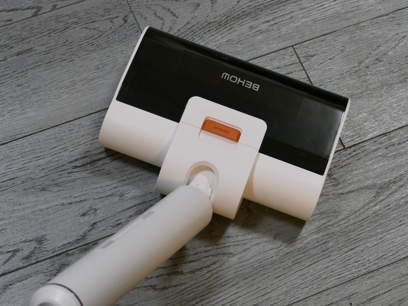 WYPE 埃を舞い上げない！掃除機＋モップ掛け＋自動洗浄1台3役 掃除機 埃を舞い上げない！掃除機＋モップ掛け＋自動洗浄 1台3役の今