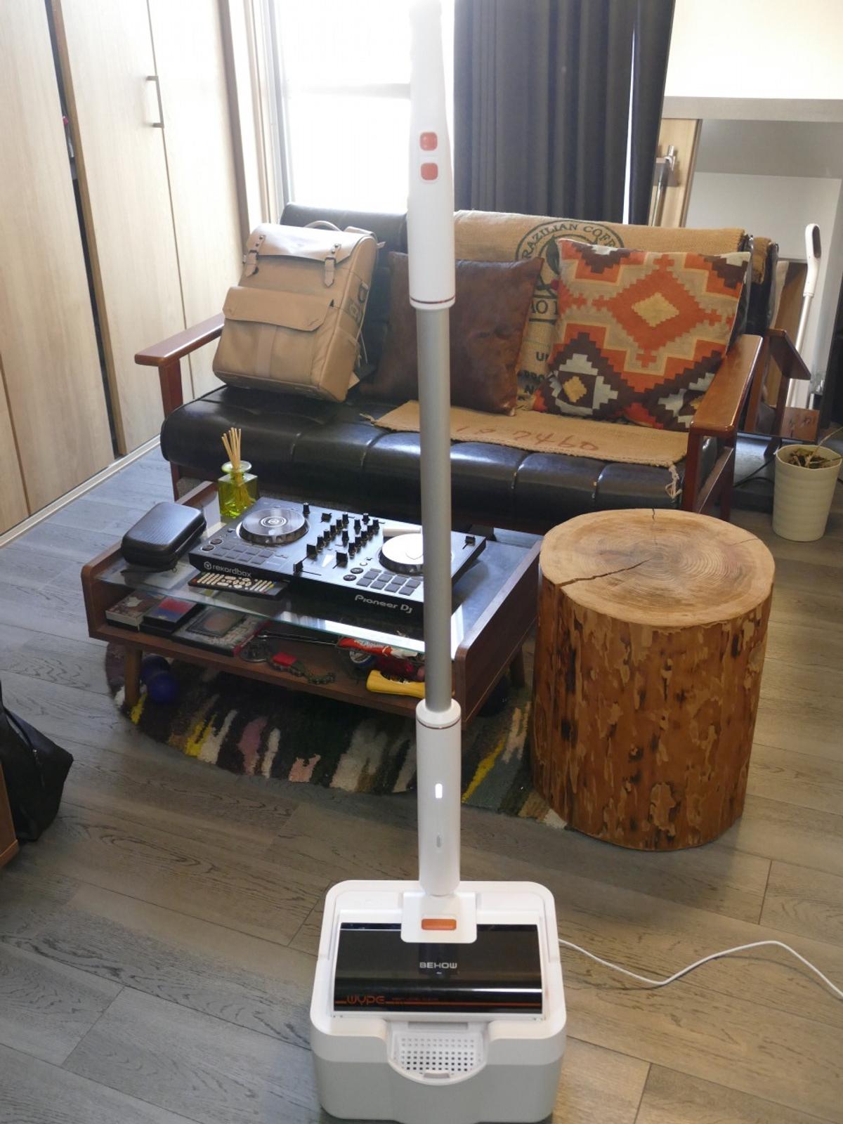 WYPE 埃を舞い上げない！掃除機＋モップ掛け＋自動洗浄1台3役 掃除機 埃を舞い上げない！掃除機＋モップ掛け＋自動洗浄 1台3役の今
