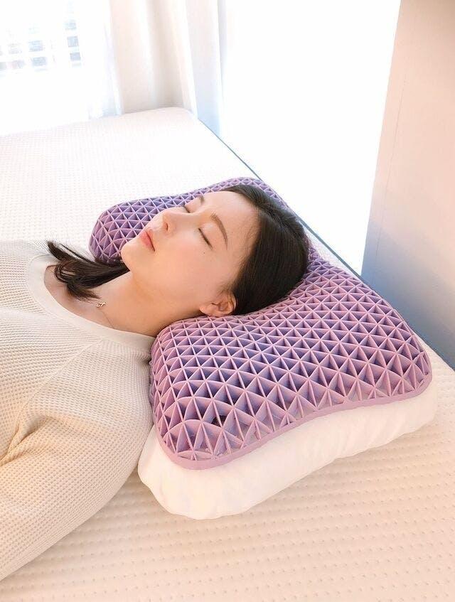 まるっと洗えて清潔！ プルプル素材が睡眠改善へ導く「Fit Nek