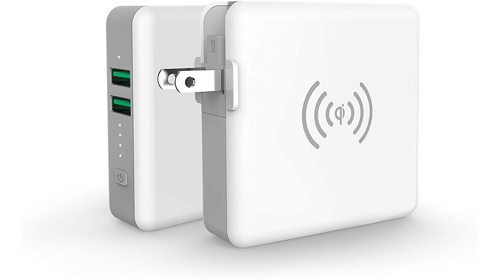 ワイヤレス充電にも対応！ マルチに使えるコンセントプラグ内蔵