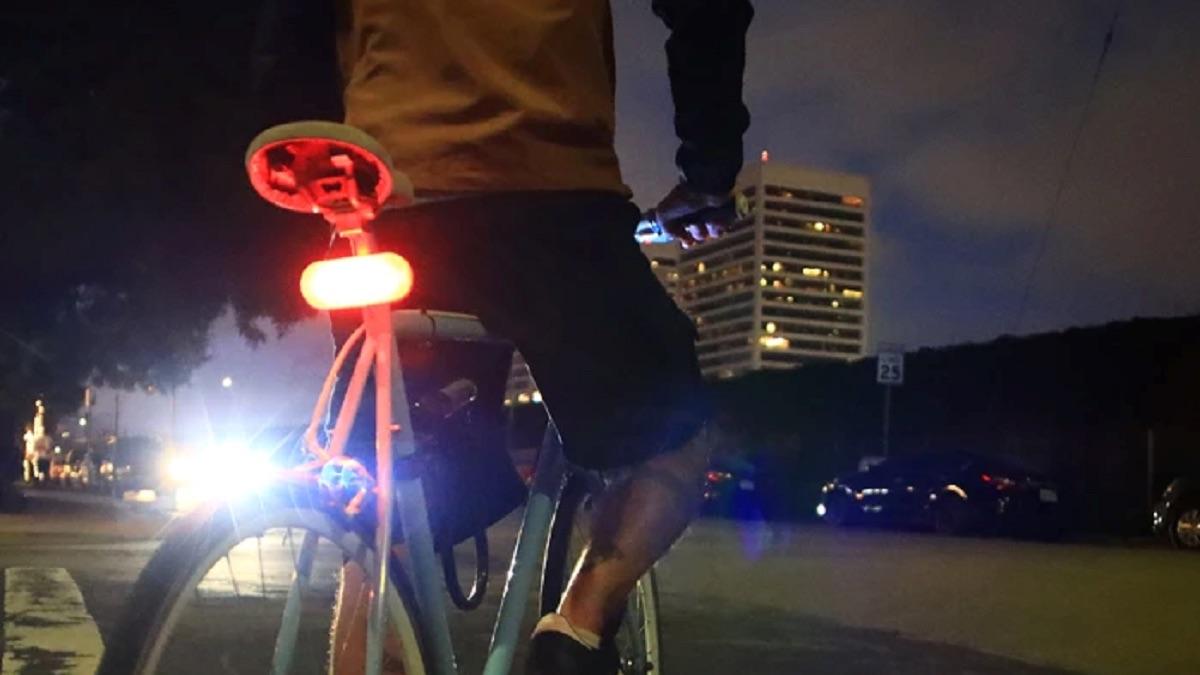 スマホアプリで文字や装飾を変えられる自転車夜間等追突防止等にもモーターサイクル用 ナイトマーカー〔リフレクター ライト LED 自転車 セーフティー
