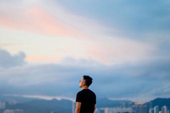 幸せに生きるために捨てるべき「思い込み」