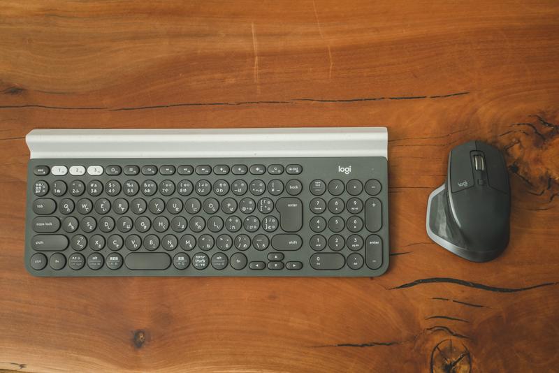 ロジクール製のキーボードとマウス
