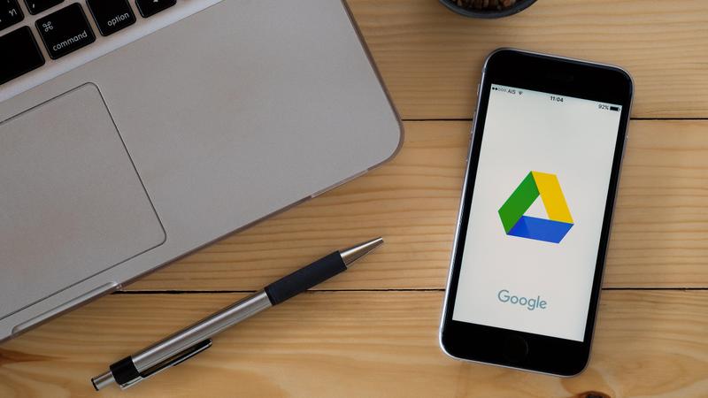 Google ドライブを開いたiPhone