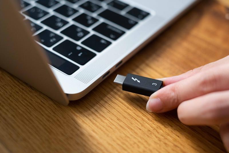Thunderbolt 3対応のUSB-Cポート
