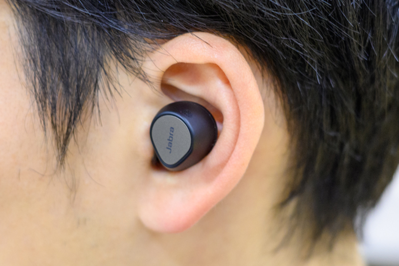 Jabra Elite 7 Proを装着したところ
