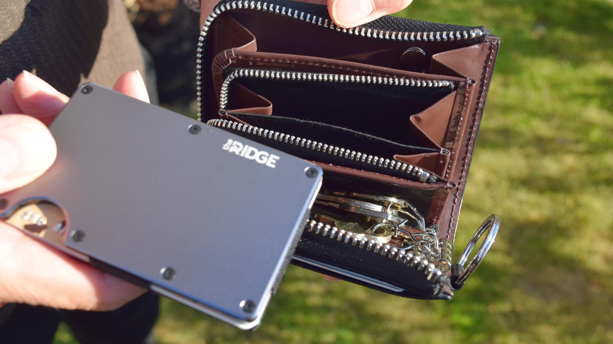 ザ リッジ the RIDGE国内正規品スマートフォンよりも薄い財布 マネーバンド キャッシュ ストラップ チタニウム バーント ザ リッジ] 国内正規品 スマートフォンよりも薄い財布 マネーバンド