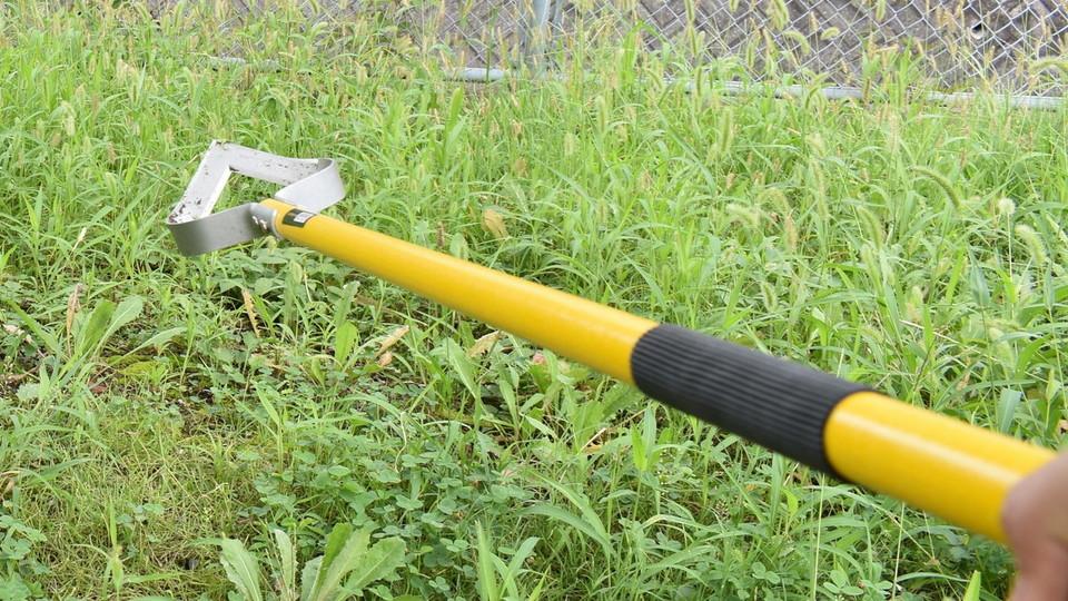 SKIDGER スキッジャー 草刈り 除草ツール Amazon.co.jp: スキッジャー 草取り道具 草刈りの革命 立った