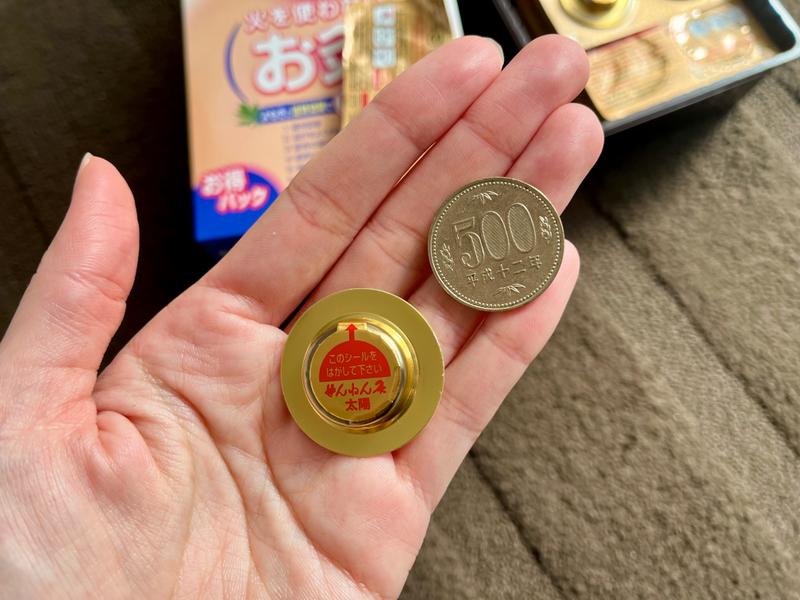 500円玉サイズ。個包装なので使いやすく、持ち運びやすい