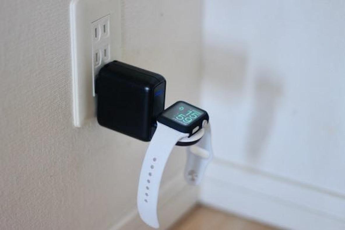 Ankerの「コードレスApple Watch充電器」でデスク上のストレス Ankerの「コードレスApple Watch充電器」でデスク上のストレス