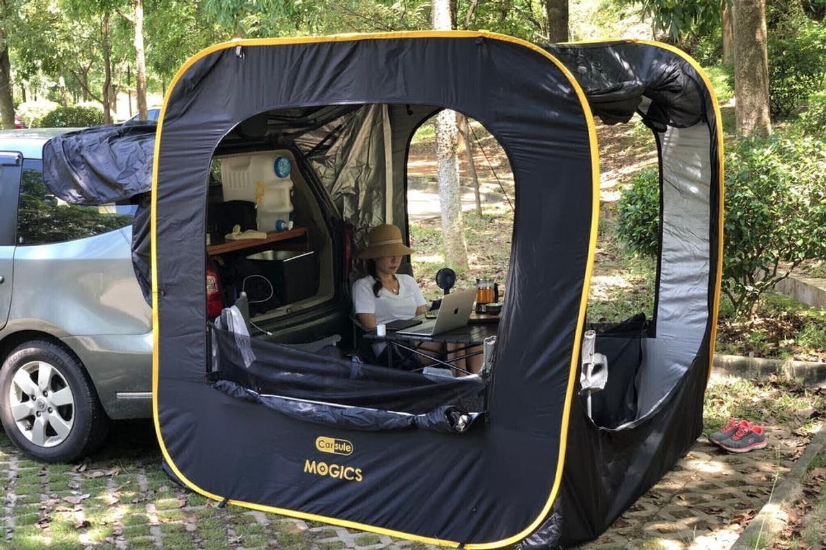 リビングをキャンプ場へ！ 車に連結できるテント「CARSULE」登場 
