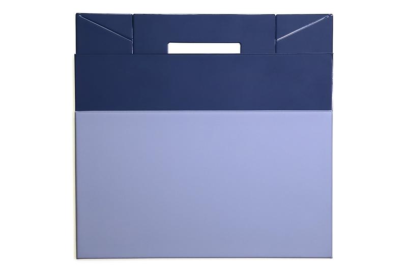 コンパクトに畳めるPCスタンド「パタスタ」