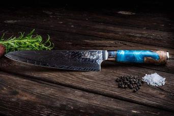 日本刀の美しさと抜群の切れ味を誇るダマスカスシェフナイフの魅力