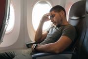 飛行機で「態度の悪い乗客」の対処法3選