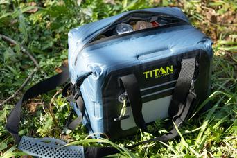 柔らかいから収納もコンパクト！ 保冷力も抜かりなしなクーラーバッグ「Titan Deep Freeze Air」