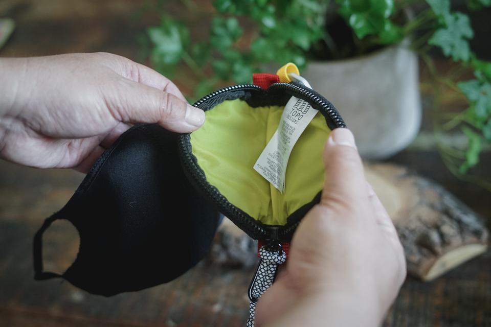 アウトドアブランド発のカラビナ付きポーチ 優れた汎用性は アレ にあり ライフハッカー 日本版 アウトドアブランド発のカラビナ付きポーチ 優れた汎用性は アレ にあり ライフハッカー 日本版