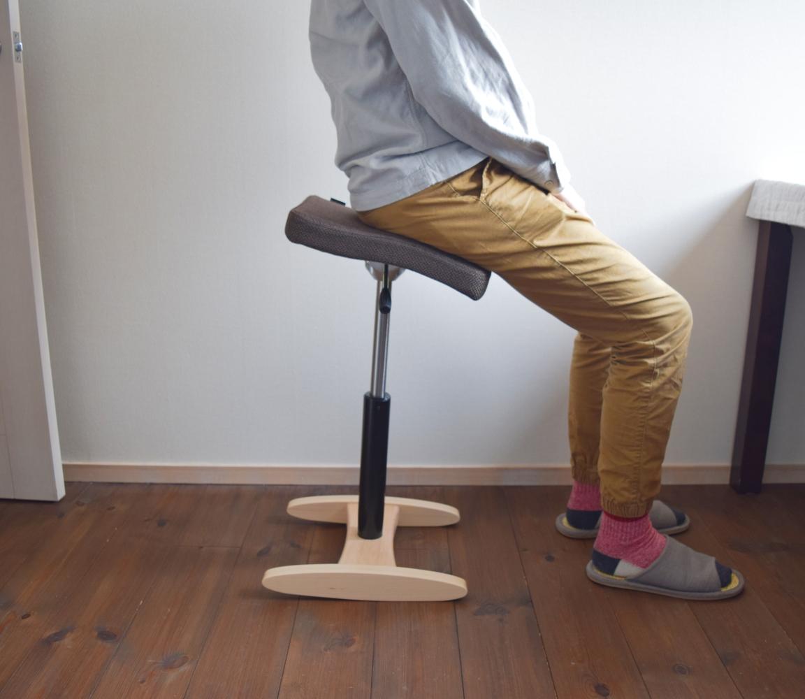 腰痛対策・姿勢改善に！ 歩くように座れる椅子「バランス シナジー」を 