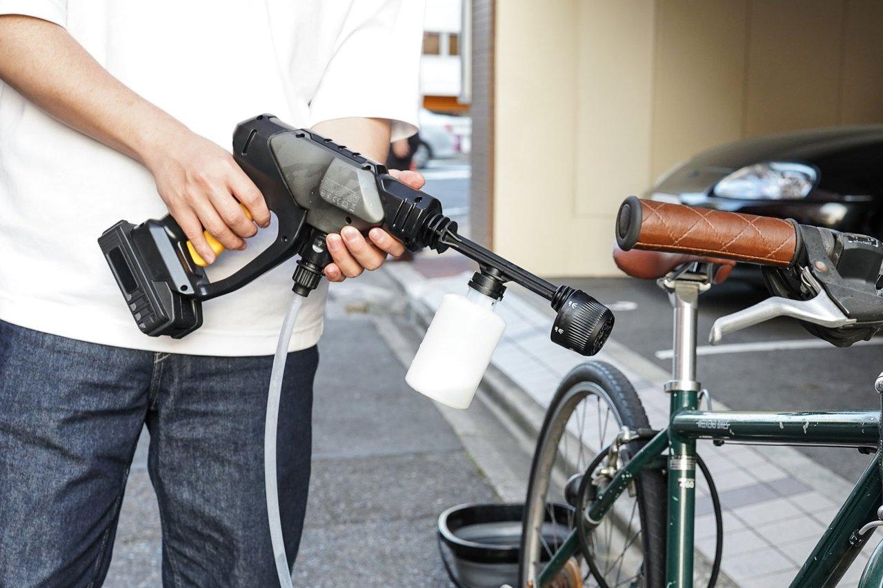 一台あると便利かも。サッと使えるハンディ高圧洗浄機「HOTO