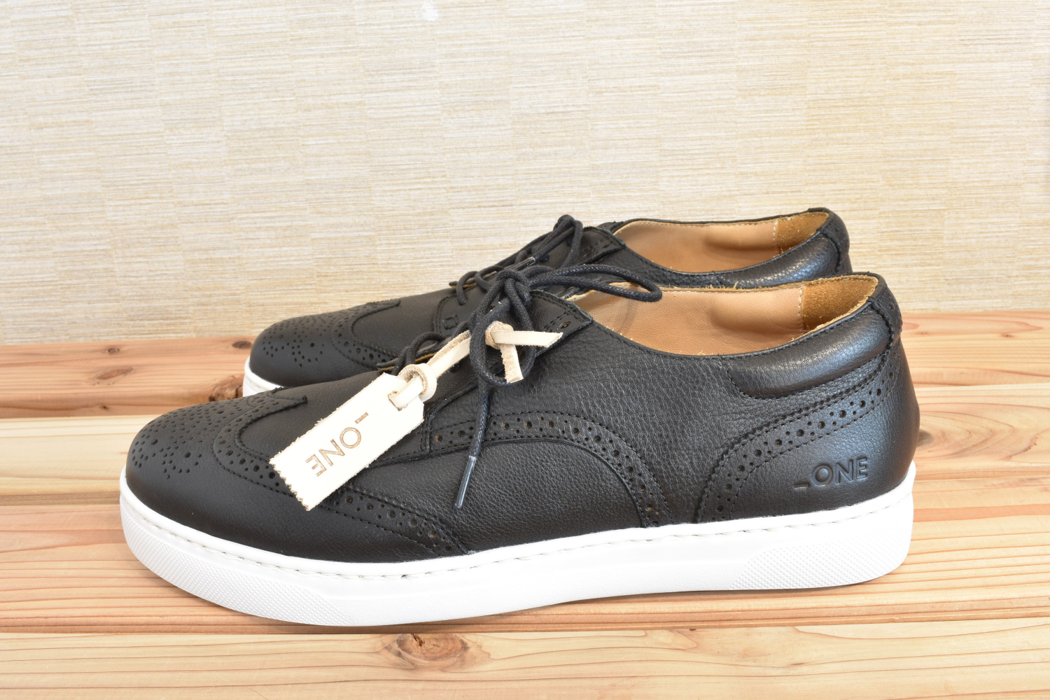 軽さで実現した爽快な足運び 本革スニーカー Horizon ライフハッカー ジャパン