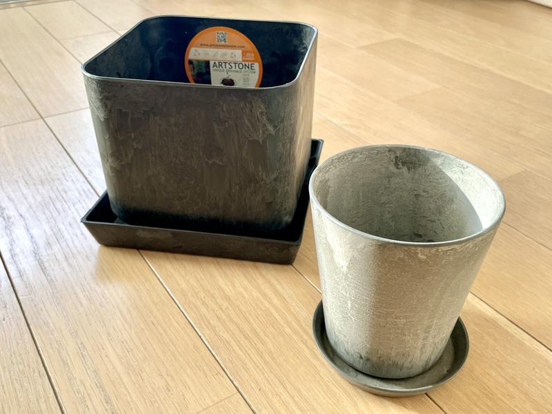 (左)「アートストーン キューブR M」 990円(税込)/(右)「アートストーン SSS」 550円(税込)