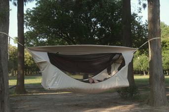 豪華になって再登場。フラットに使える人気の空中テント「Haven Tent Safari」を使ってみた