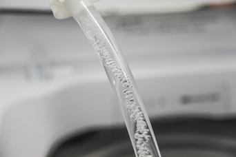 手軽に洗浄力アップって本当？ 人気のナノバブル発生装置を洗濯機に取り付けてみた