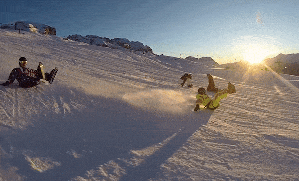 高速で雪上を滑走！ ボディで滑るスライディングスーツ登場 | ライフ