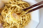 背徳感！日清の完全メシ「汁なし 豚辛ラ王油そば」は栄養バランスとジャンク欲を満たす1杯だ