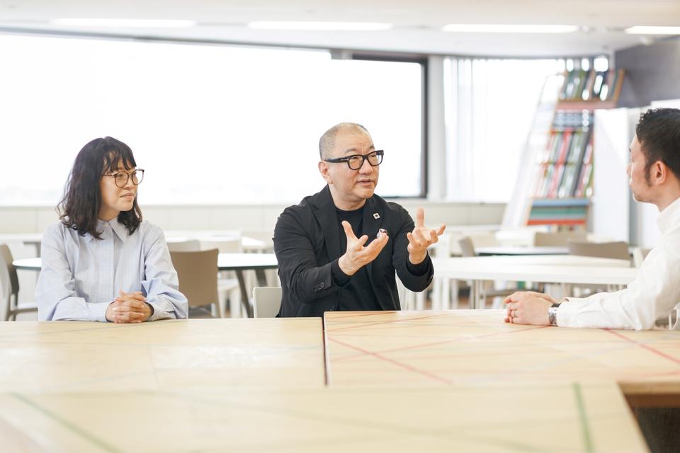 渋谷未来デザイン 理事・事務局長でMetaverse Japan代表理事を務める長田新子さん(左)と、元Facebook Japan執行役員で現在Metaverse Japan代表理事を務める馬渕邦美さん(中央)