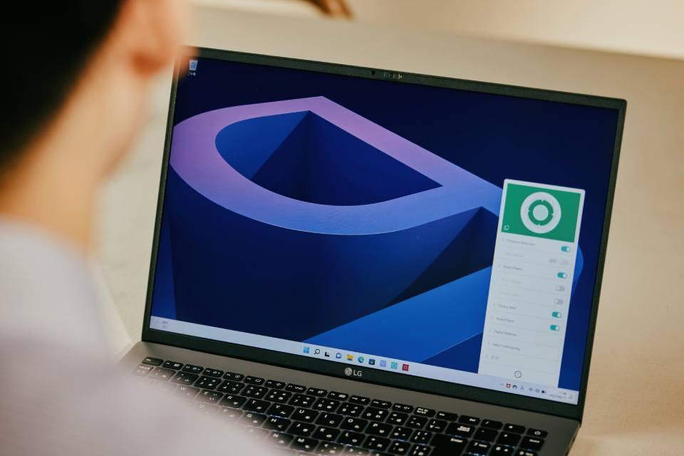 大画面でロングバッテリー！ 2022年版「LG gram」はリモート