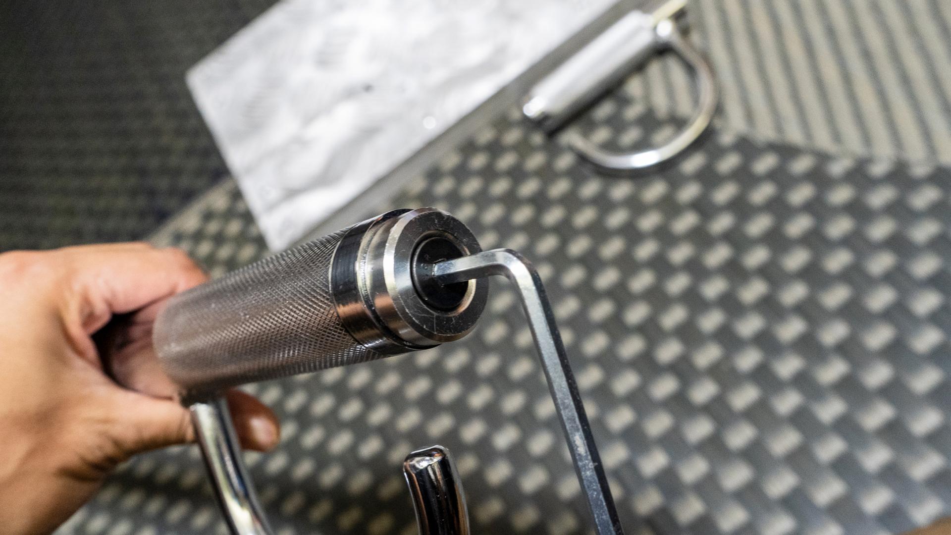 1畳のスペースで本格派トレーニング！ 「GFCポータブルジム」があれば