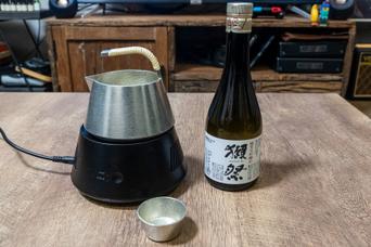 熱燗も冷やもワンボタンで。10〜60℃まで日本酒の変化を楽しめる万能酒器「hiyakan PRO」