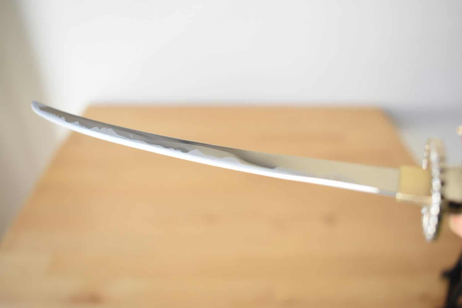 アイテム鍛造 日本刀の凄み 一本材質 made in関 職人が1本1本作ったフルタングナイフ バトニング 薪割り 全長245mm 刃厚4.5mm 222g ハンティングナイフ、狩猟刀