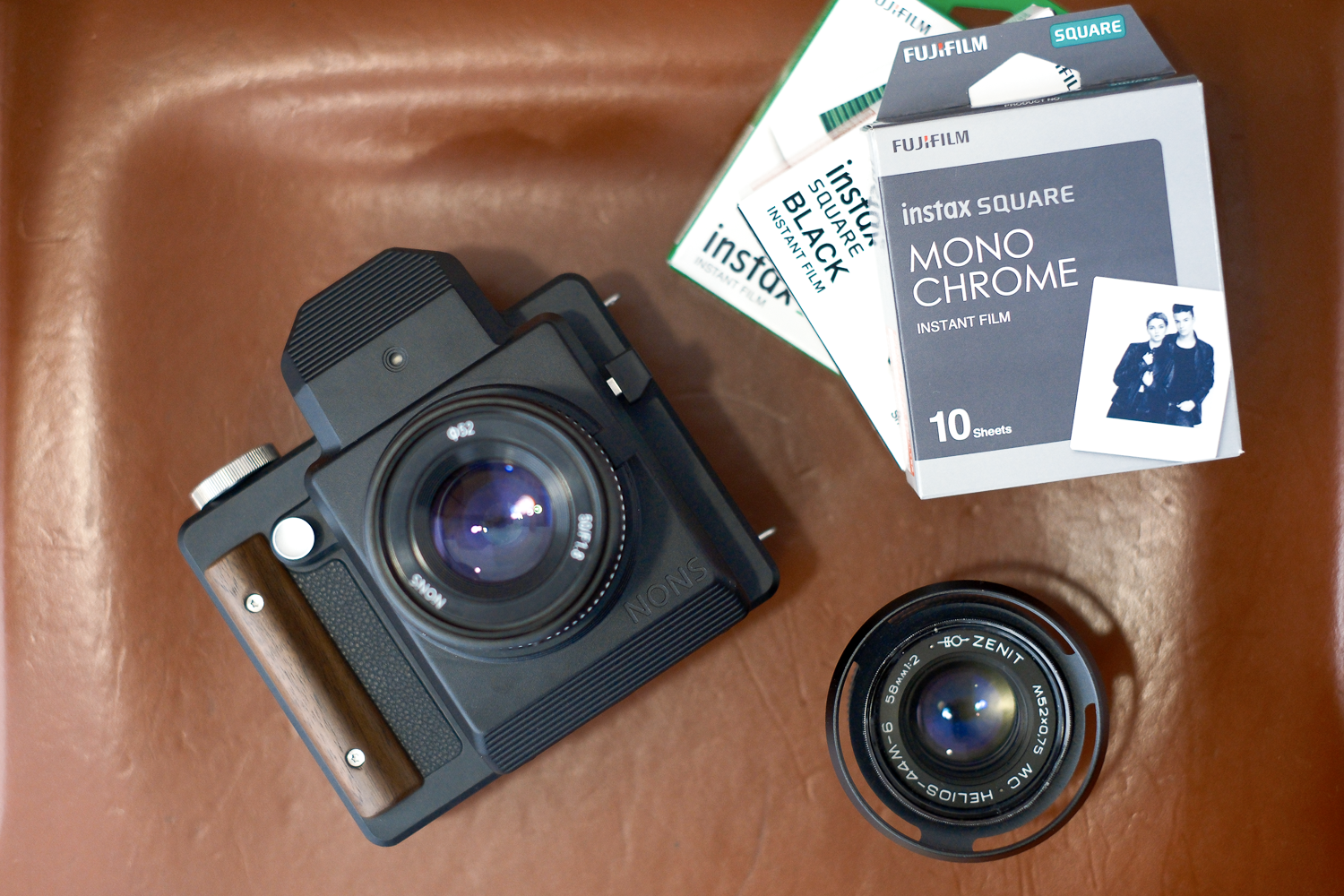 撮る楽しさを再認識。手軽なインスタント式だけどレンズ交換や