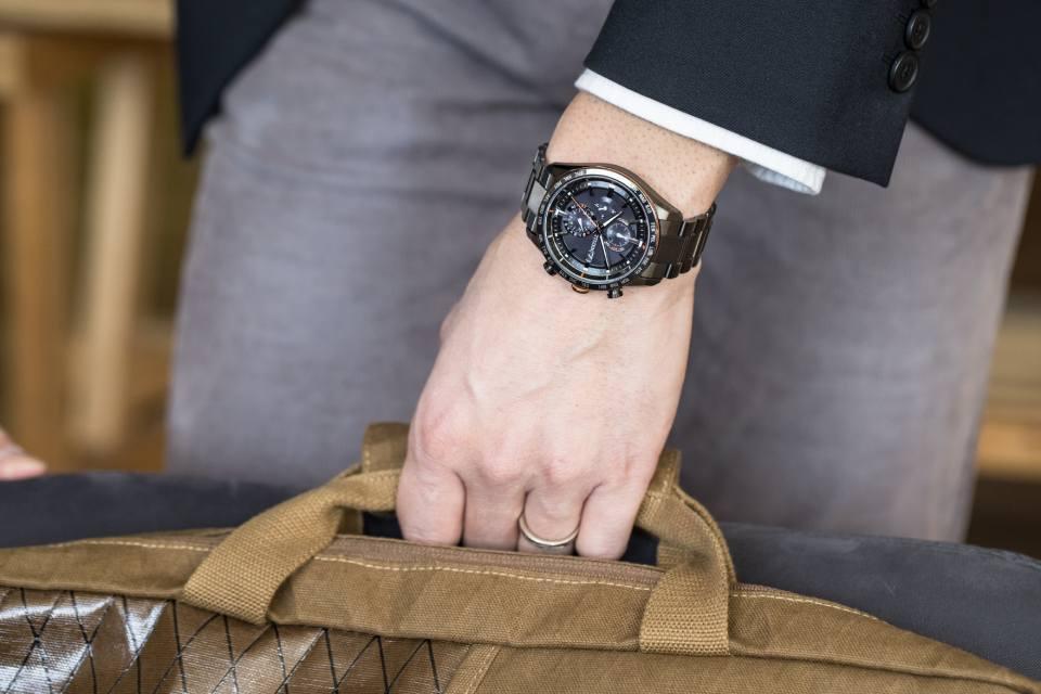 店舗 海外限定腕時計 人気のサファイアブルーカラー特別価格