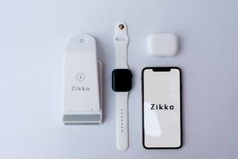 4台同時充電が可能！ スマホの急速充電にも対応の7in1充電スタンド